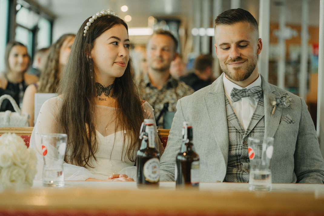 Hochzeitsfotograf, Norddeutschland, Dänemark, Hochzeitsfotografie, Brautpaar, Trauung, Hochzeitsreportage, Fotograf Schleswig-Holstein, Strandhochzeit, Küstenhochzeit, Romantik, Hochzeitsportraits, Hochzeitsfotos, Natürliche Hochzeitsfotografie, Flensburg