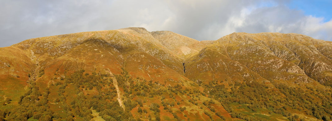 Sehenswürdigkeiten Highlands: Der Gebirgszug des Ben Nevis, Schottlands und zugleich Großbritanniens höchstem Berg.