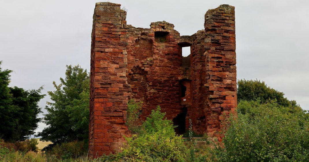 Sehenswürdigkeiten East Wemyss: Die Ruine des Wemyss Castle. Hier lebte ...