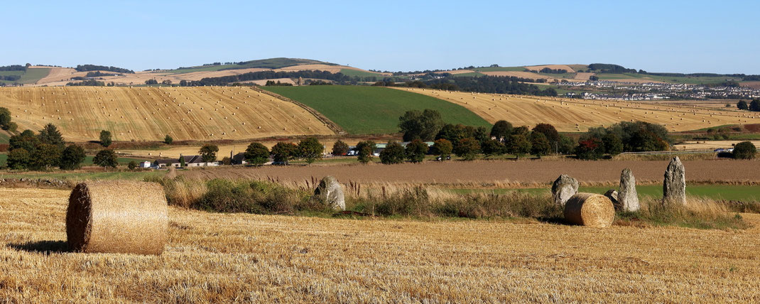 Sehenswürdigkeiten Schottland: Der Balquahain Stone Circle liegt mitten in einem Kornfeld.