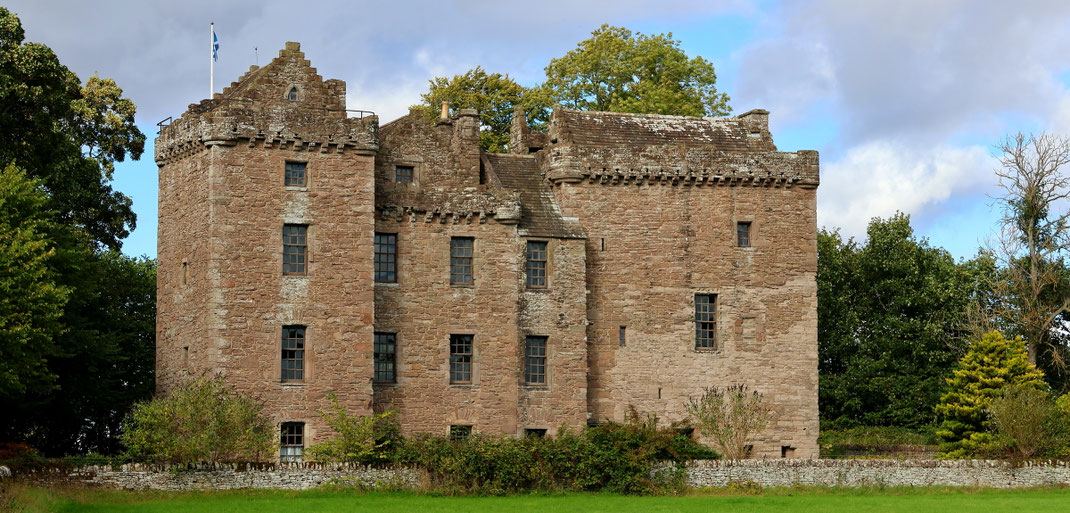 Sehenswürdigkeiten Perth: Das Hunting Tower Castle befindet sich etwas außerhalb von Perth. Die Burg wurde bereits im 15. Jahrhundert gebaut.