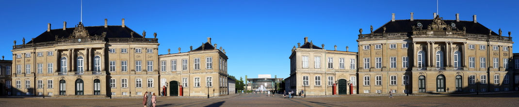Die imposanten Gebäude von Schloss Amalienborg im Herzen von Kopenhagen.