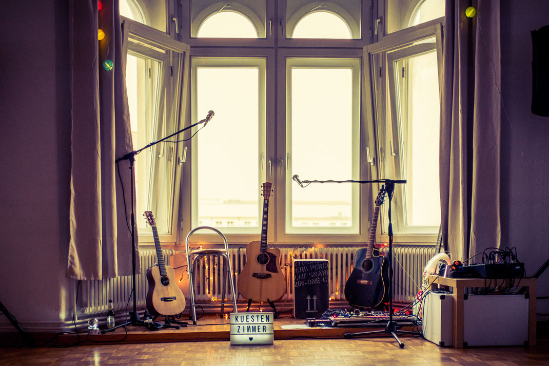 Wohnzimmer mit Musikinstrumenten in Wilhelmshaven