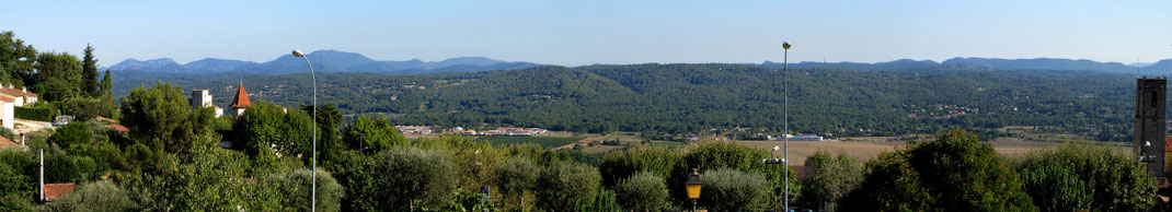 Depuis le haut du grand parking ... la vue vers le Sud ( cliquez pour voir en grand )