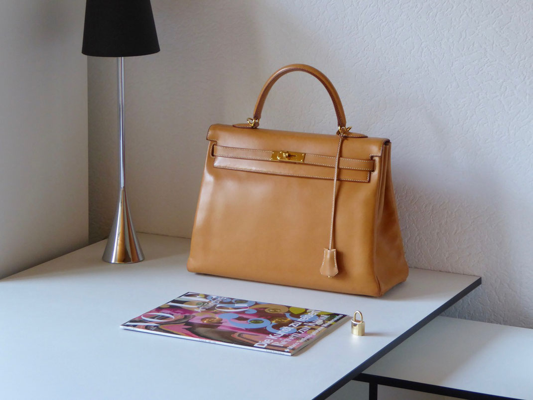 TASCHEN-WELLNESS Berlin | feine Lederpflege | SPA Taschenpflege | Vintage Kelly Bag | Luxury Vintage | Leathercare