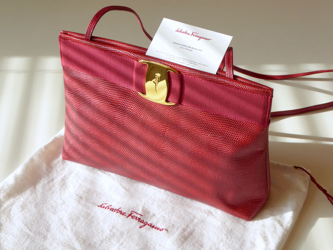 TASCHEN-WELLNESS Berlin | feine Lederpflege | SPA Taschenpflege | Vintage FERRAGAMO Bag | Luxury Vintage | Leathercare