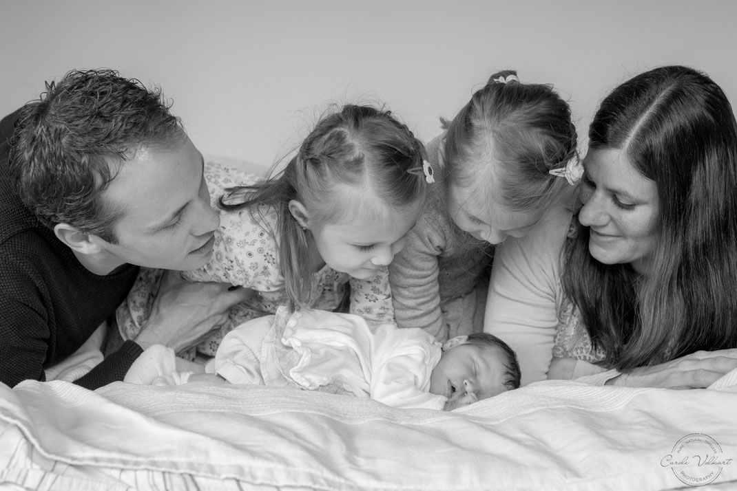 Neugeborenenfotografie, Babyfotografie, Babyfotos, Zuhause, Newbornshooting, Newbornfotografie, Babyshooting, Babyfotograf, Newbornfotograf, Baby Fotoshooting, Homestory, Homeshooting, Familienshooting