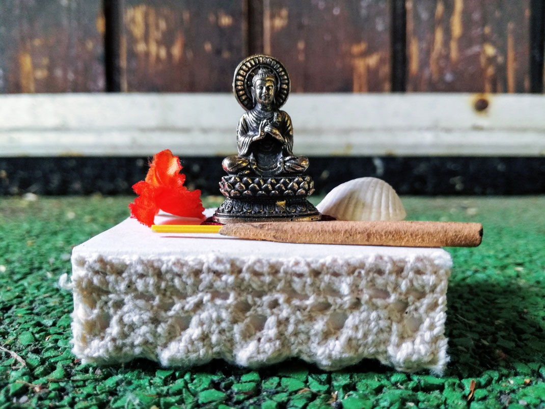 Verschenk’ einen Glücksmoment, Hosentaschen-Altar von elephanten, Hosentaschen-Altar in einer Streichholzschachtel, Altar für unterwegs, Buddha Nature