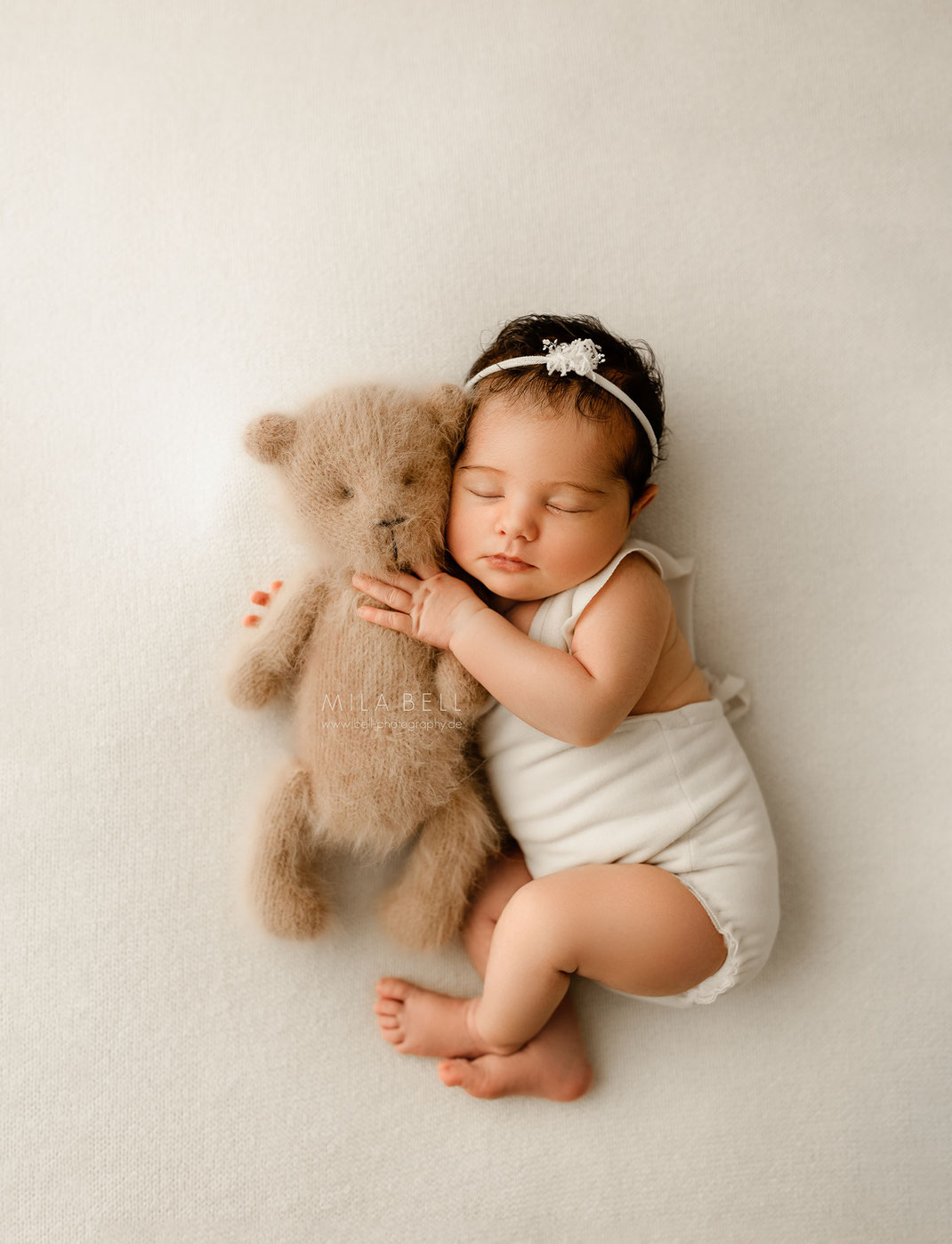Babyfotograf Berlin Babyfotos Neugeborenenfotos Newborn Boho Kleid Pampas Geschwister 