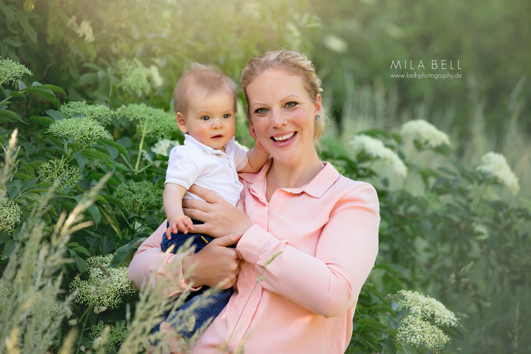 Babyfotos und Familienfotos in Berlin - Fotshooting im Fotostudio und im Park