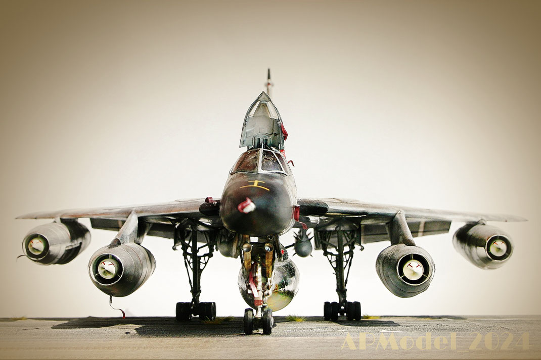 Convair B-58 Hustler - Revell/Monogram kit 1:48 scale model based (full customized)