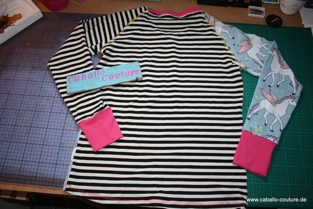 Upcyling; DIY; Erinnerungsstück; Caballo Couture; Pimp your; Skiunterwäsche; Snowboardunterwäsche; Upcycling Skiunterwäsche; Idee Upcycling Shirt; Wintersport; Skiausrüstung; Snowboardausrüstung; Kosten Skiurlaub