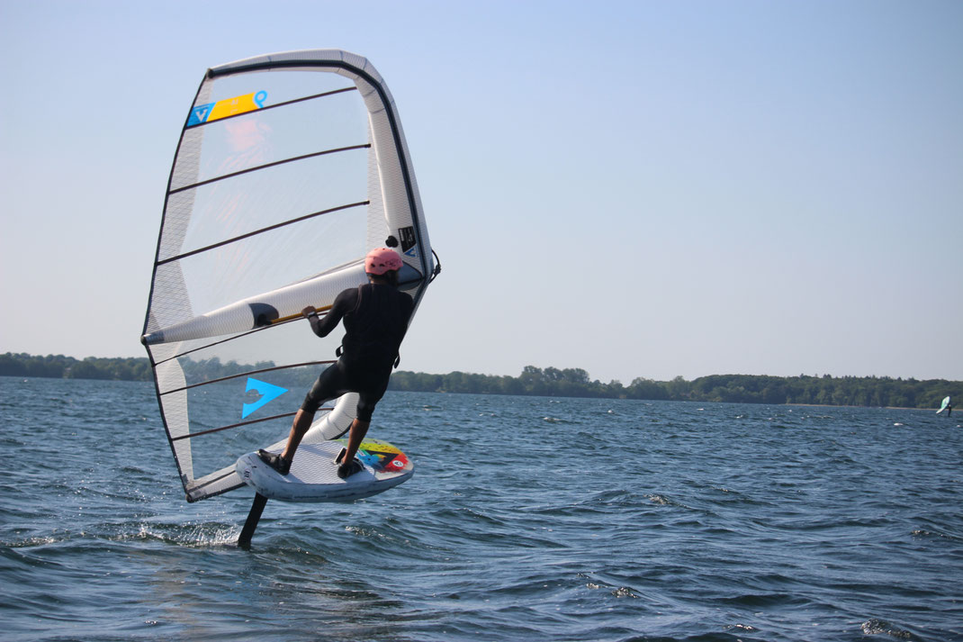 Aqueous Layline V1 6m wing foiling in light winds
