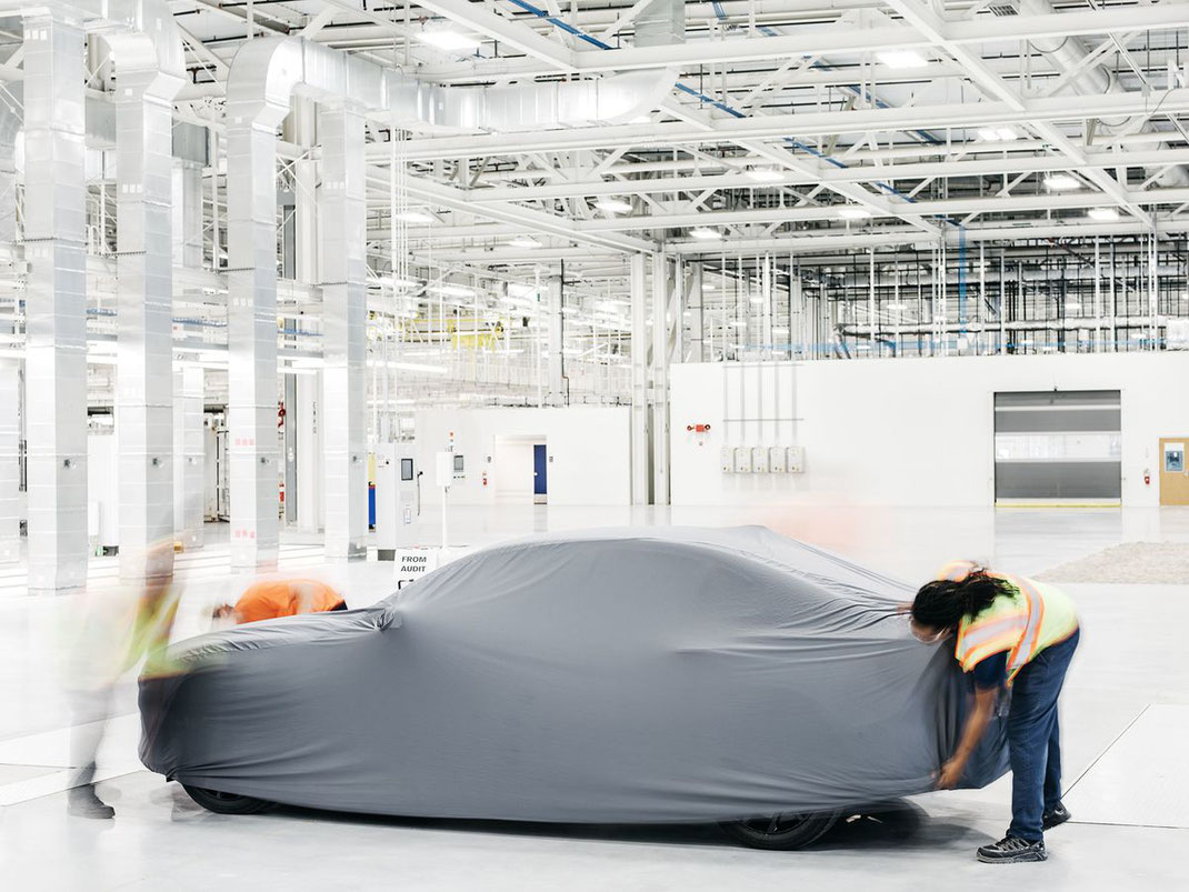 Volvo Cars Lists on Nasdaq Stockholm, Welcoming 200K New Shareholders at Bell-Ringing Ceremony