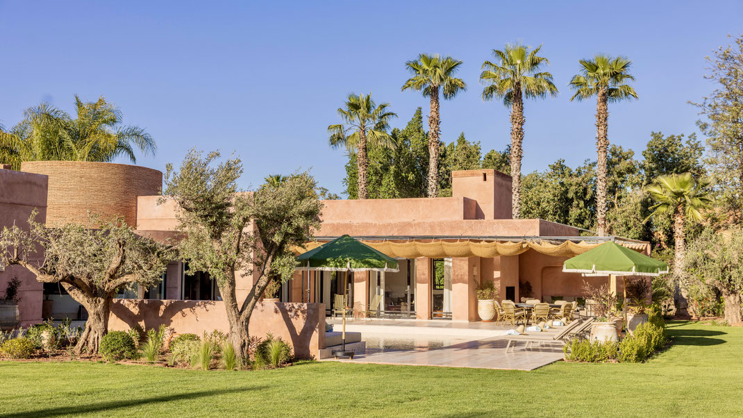 Location Villa 5 chambres à Marrakech à partir de 800€ la nuit · Piscine chauffée · Personnel inclus