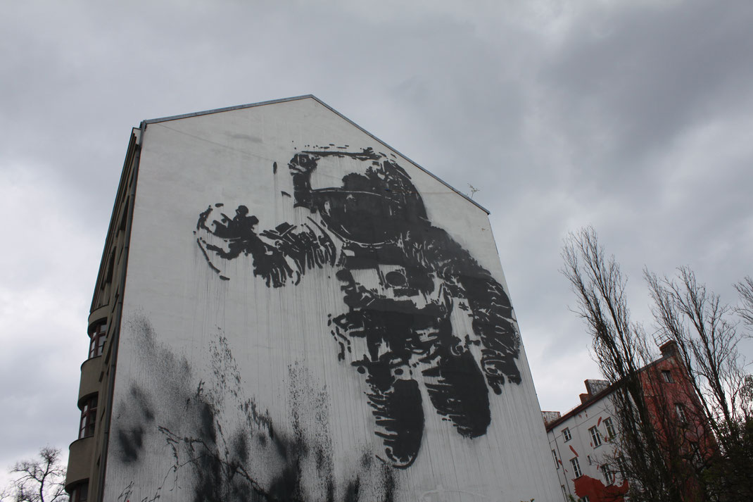 Astronaut, Victor Ash, Kreuzberg.