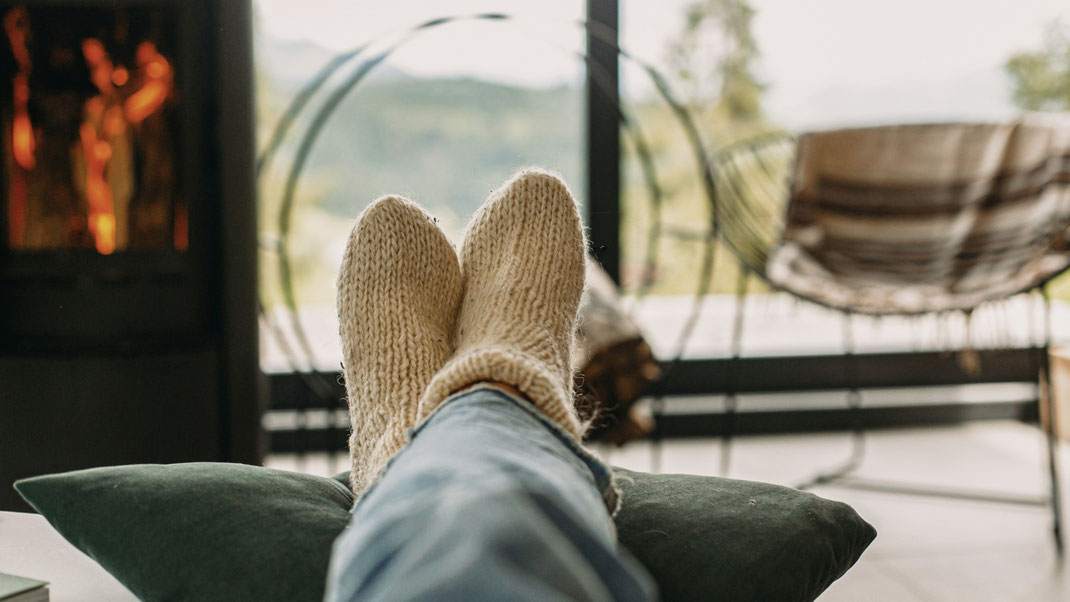 Poele feu détente pieds