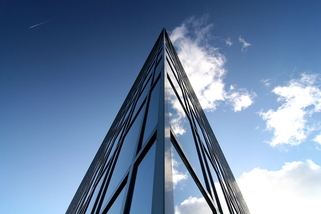 Modern Building with Reflecting Glas Windows in Triangle Shape, Blue Sky, Frankfurt, Germany, 1280x853px