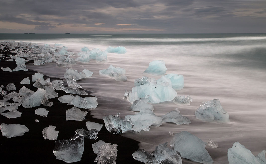 Ice Diamonds at a black Lava Beach, Jökulsarlon, Long Exposure, ND-Filter, Iceland, 1280x789px
