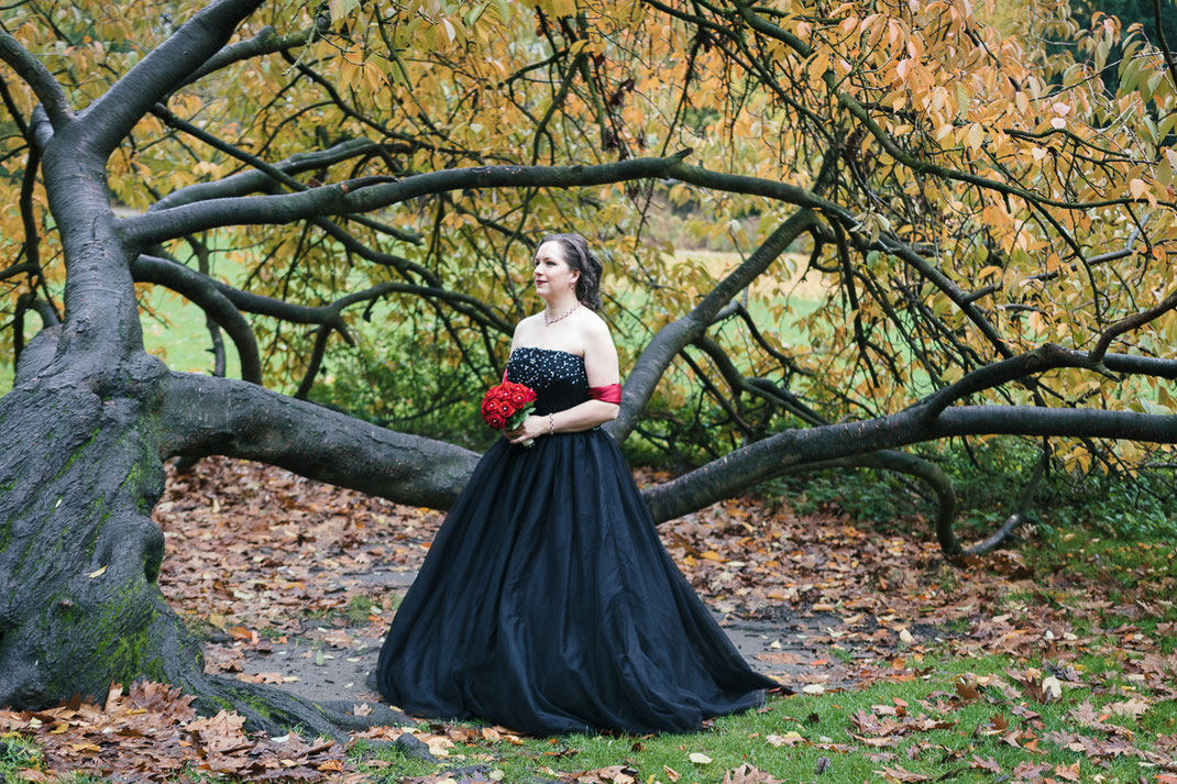 Hochzeit in scharzem Brautkleid, Kaisergarten Oberhausen, Braut