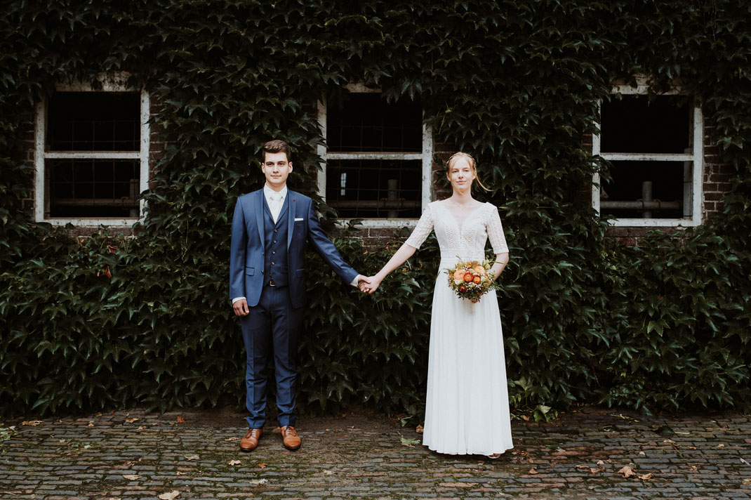 Hochzeitsfoto, ungestellt, Braut und Bräutigam