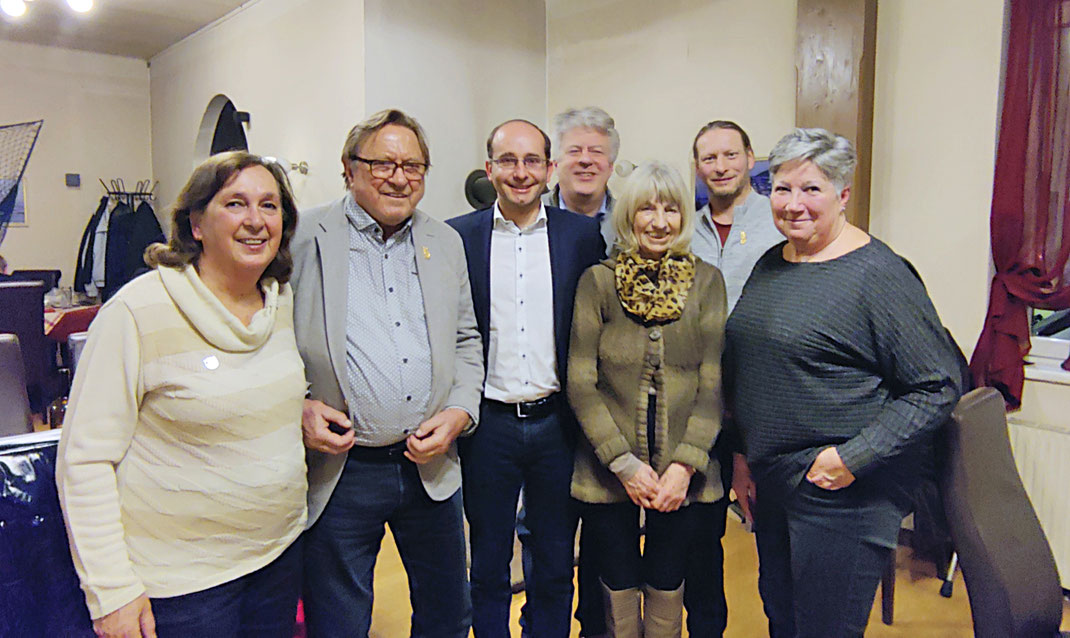 Der neu gewählte Vorstand: Renate Hiermaier (Schriftführerin-Stv.), Raimund Boltz (1. Obmann-Stv.), Albrecht Oppitz (Obmann), Markus Wolkerstorfer (2. Obmann-Stv.), Margit Reiss (Schriftführerin), Robert Pleischl (Kassier), Gertrude Schabas (Organisation)