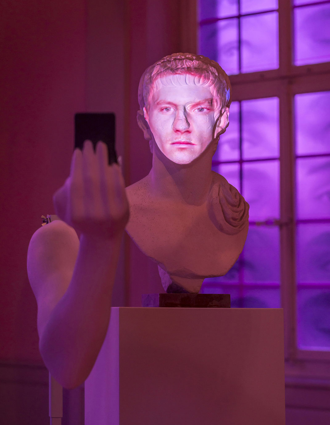 franticek-klossner-kuenstler-gegenwartskunst-videokunst-installation-skulptur-video-mapping-schauspieler-ben-gageik