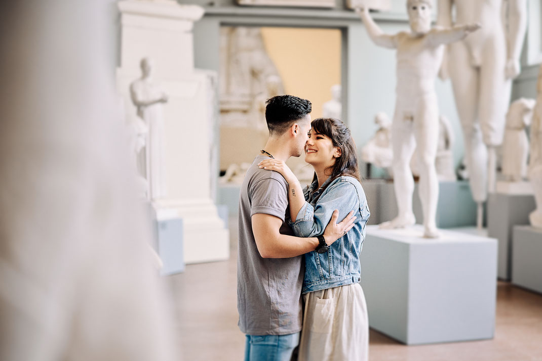 Portrait-engagement-Museum-Verlobung