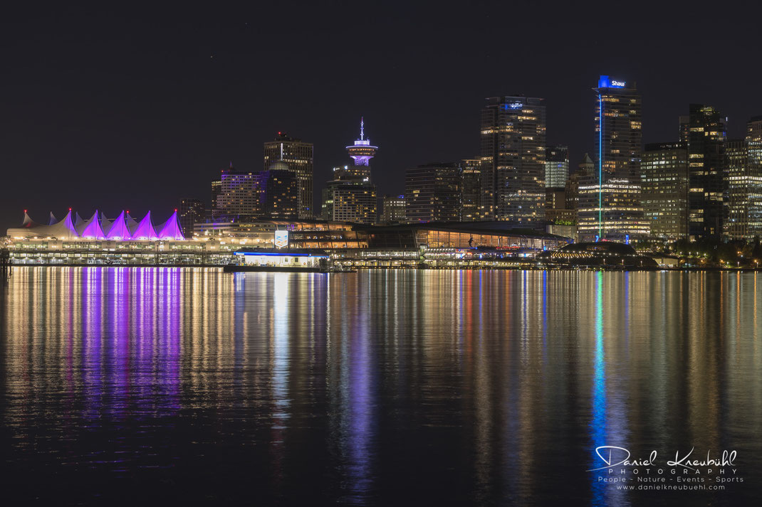 Skyline, Vancouver, Downtown, by night, British Columbia, Canada, www.danielkneubuehl.com, Photographer/Fotograf: Daniel Kneubühl