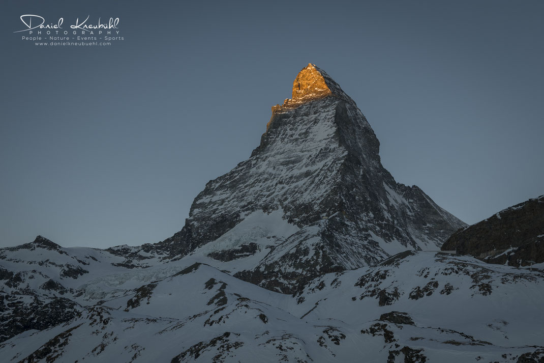 Matterhorn im Sonnenaufgang, Matterhorn, Sonne, Sonnenaufgang, golden, goldig, Spitz, 4478m, Zermatt, Wallis, Schweiz, Switzerland, www.danielkneubuehl.com, Photographer/Fotograf: Daniel Kneubühl