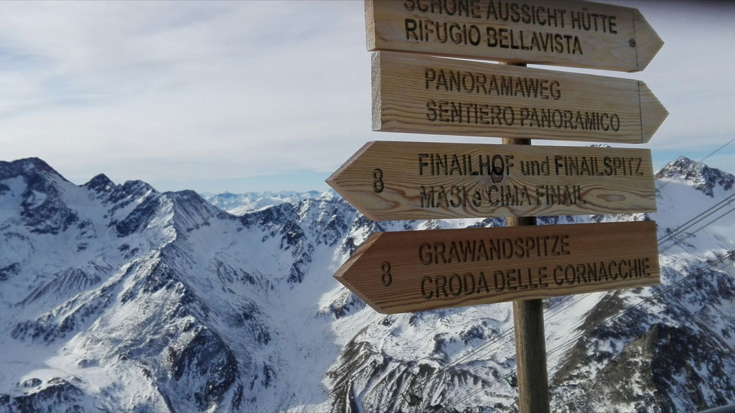 Überwältigendes Panorama am Schnalstaler-Gletscher