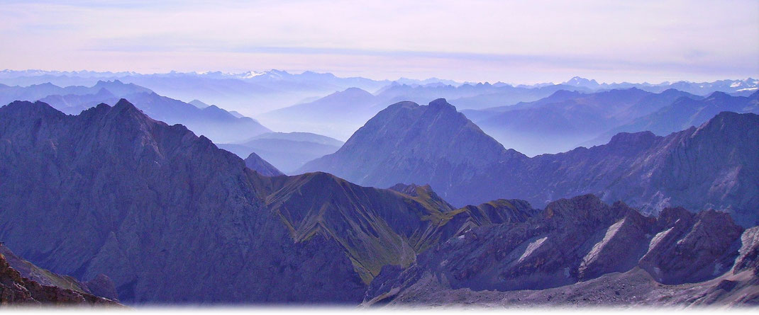 © Welt der Synoptik | Beständiges Alpenwetter mit Dunst und Nebel in den Tälern