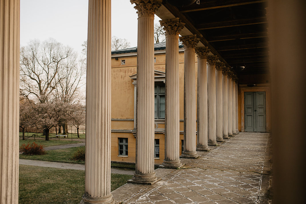 Heiraten im Schloss Lindstedt in Potsdam Schlosshochzeit Standesamtliche Hochzeit Hochzeitsfotograf