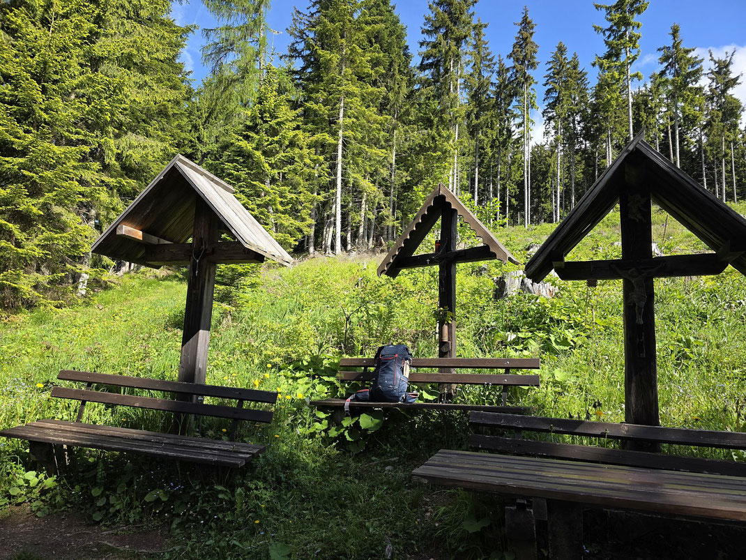 Röten, jedes Jahr gibt es von Oberdrauberg nach Maria Luggau eine Walfahrt, deshalb findet man hier einige Wegkreuze