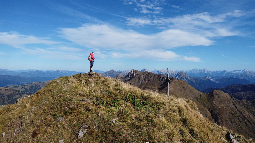 Der Blick nach Osten zu den Julischen Alpen