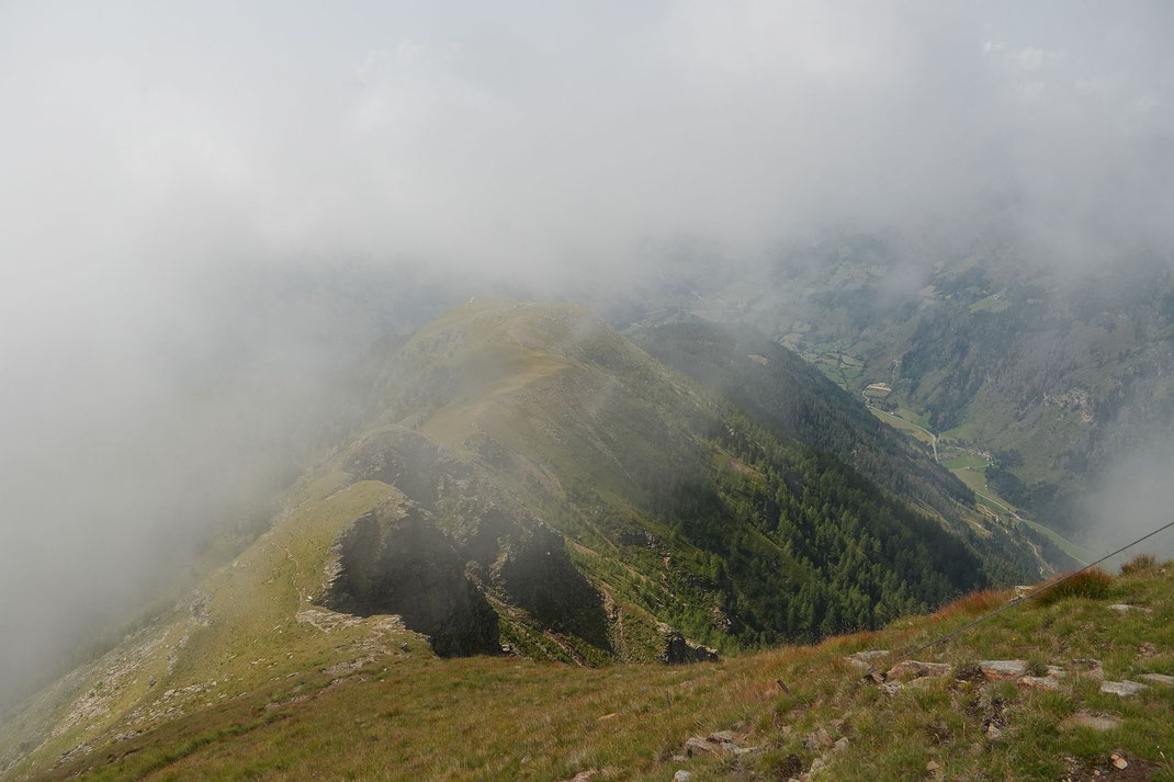 Blick zurück zum Ebeneck, der Steig ist teils gut zu erkennen