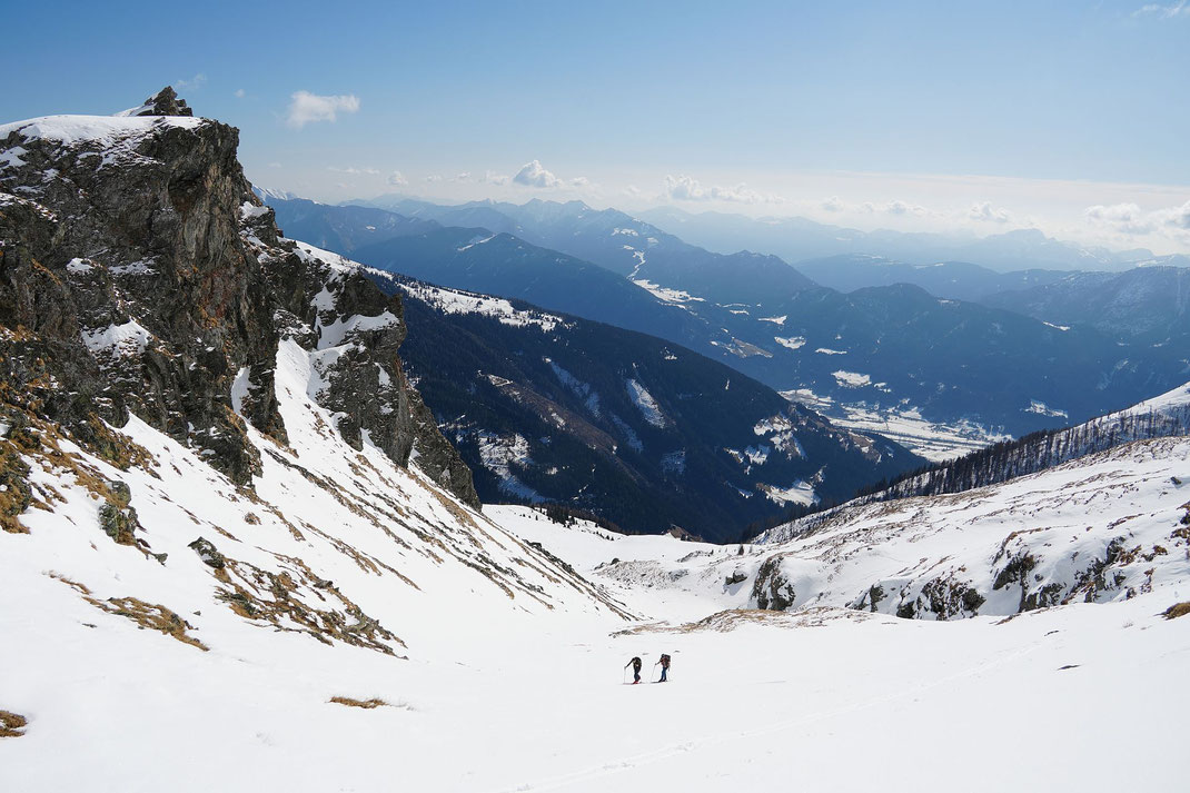In der Mulde hinauf zum Zweisee (links der Schwarzstein)