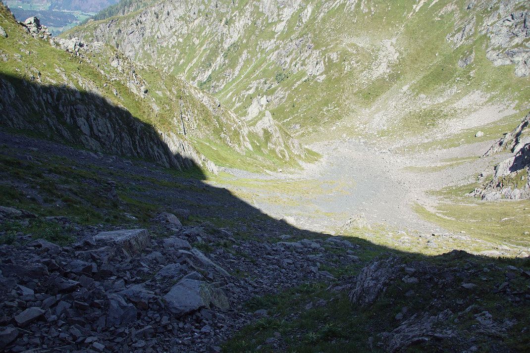 Abstieg von der Scharte ins Hochtal