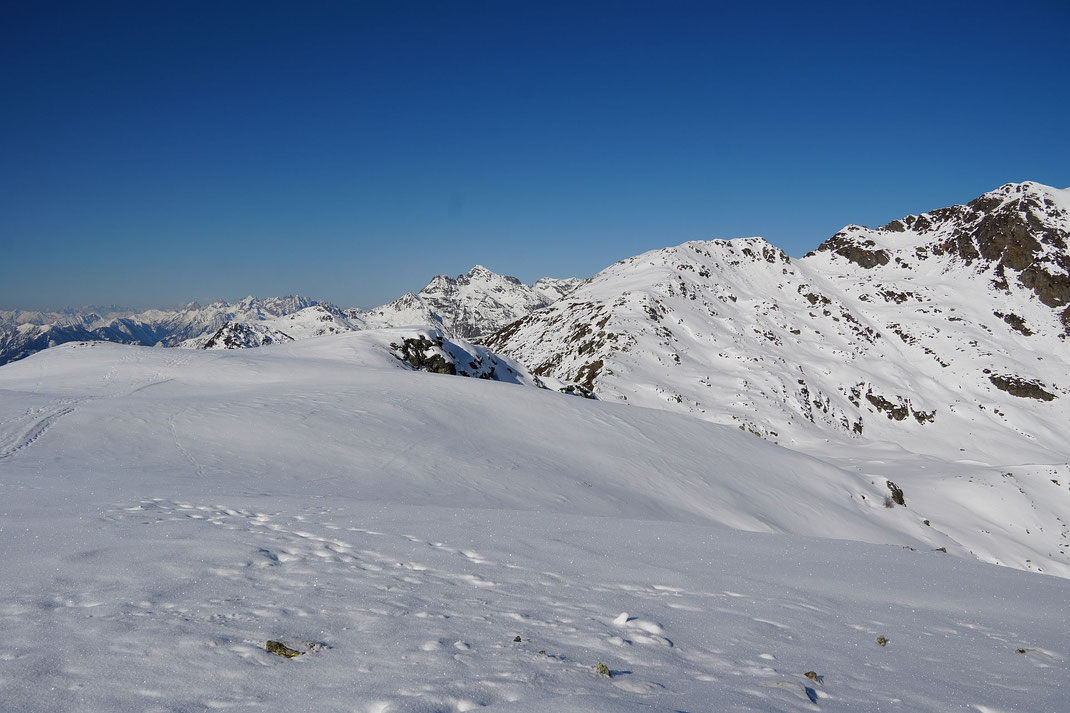 Am Naßfeldriegel mit Blick zum Rottörl (rechts oben)