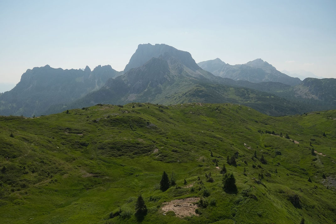 Blick über die Rattendorfer Schneid zum Trogkofel