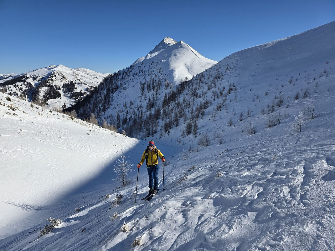 Beim Anstieg schon in knapp 2000m der Blick zurück