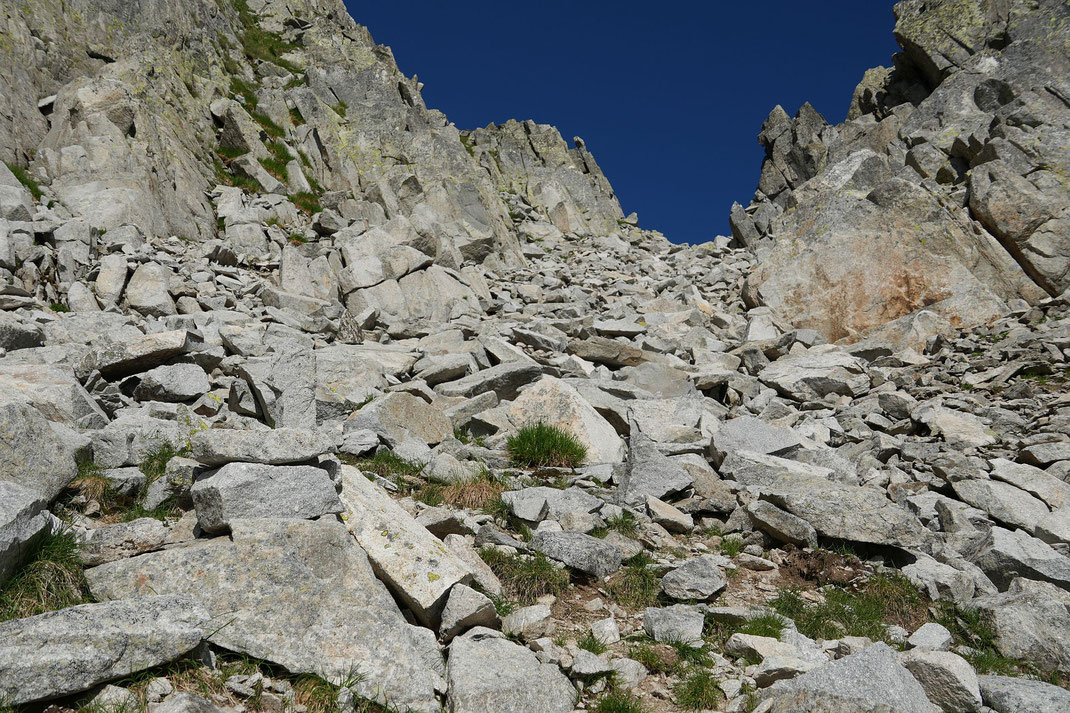 In der Rinne hinab zum Rifugio Cima d'Asta