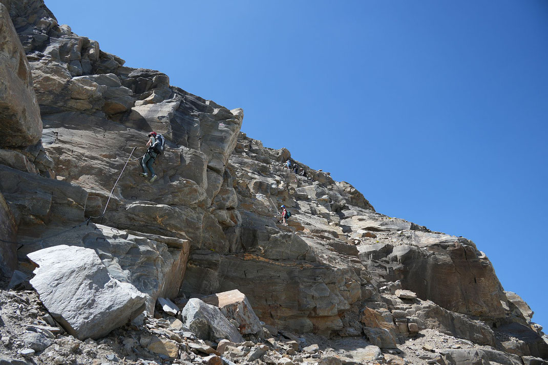 Im Klettersteig hinauf zur Hütte