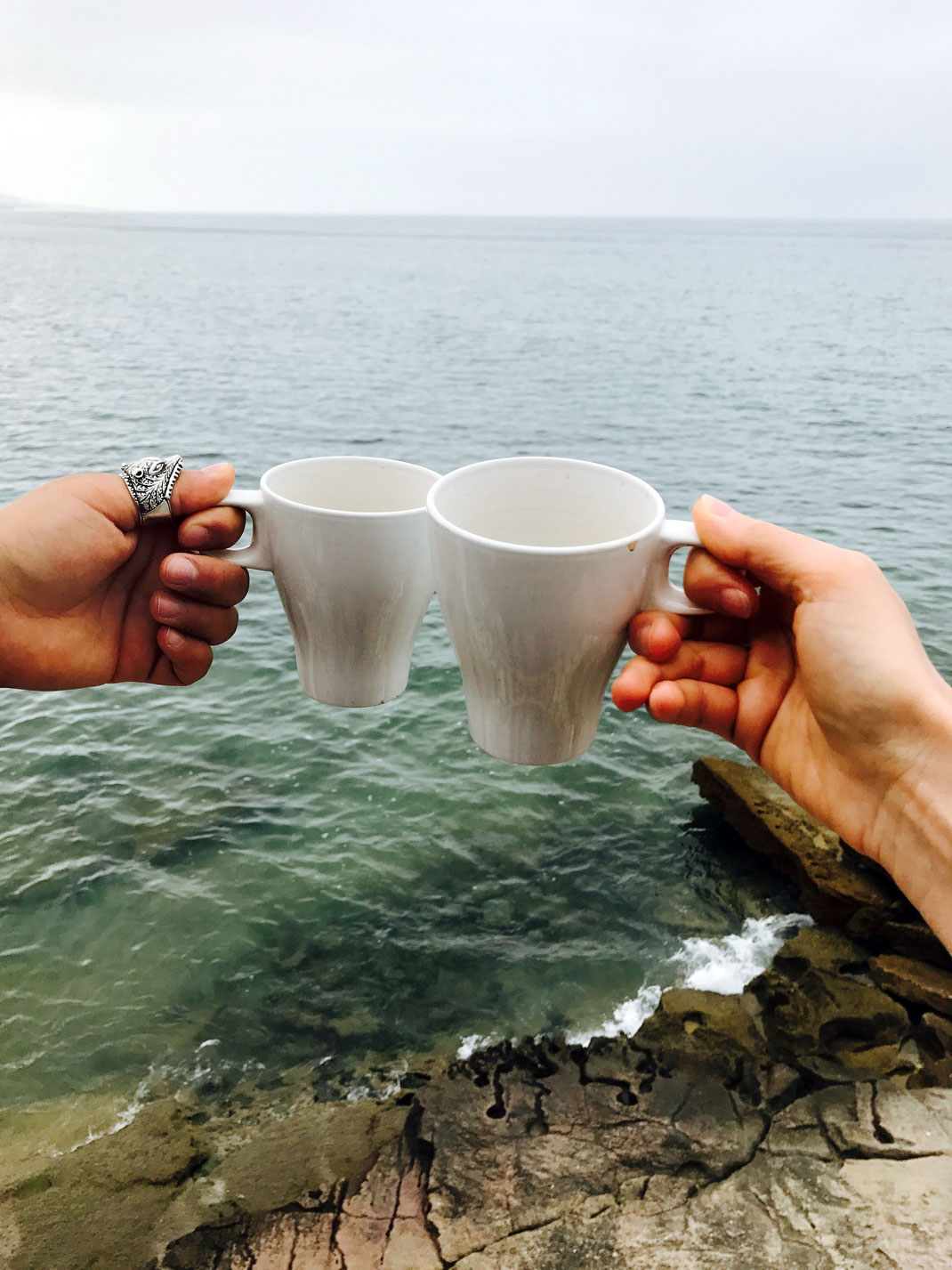 A coffee cheerioo at the coast in Taghazout. 