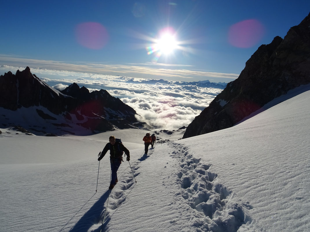 Geführte Hochtouren über den Gletscher als Seilschaft