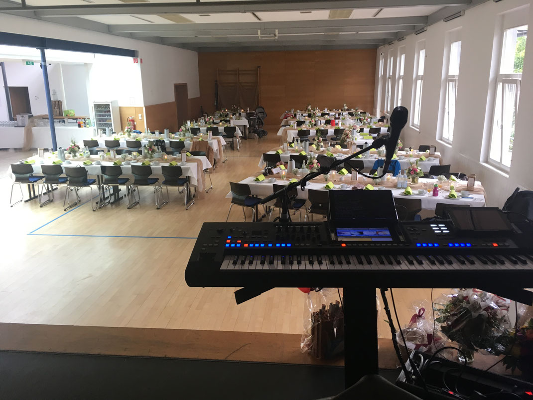 Alleinunterhalter Livemusik für Hochzeiten, Geburtstage und Feiern in Frankfurt
