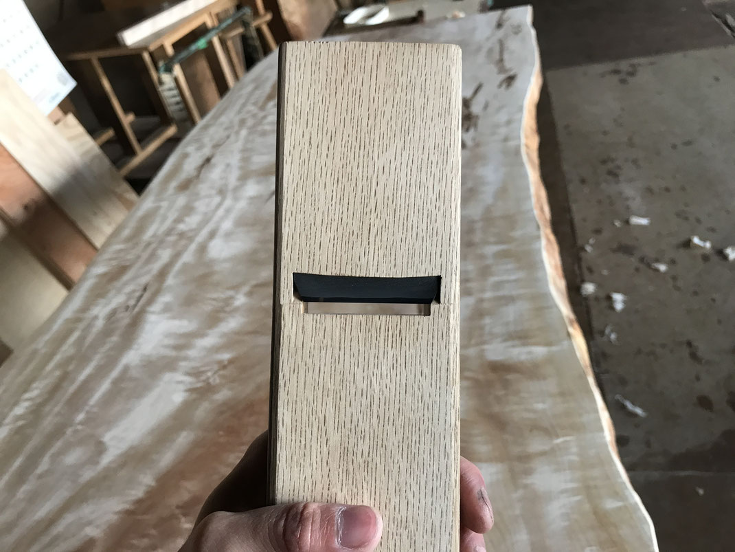 鉋の刃口