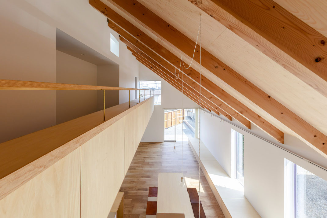 畝の家 ダイニング内観／滋賀の住宅（設計：建築家 北村拓也）
