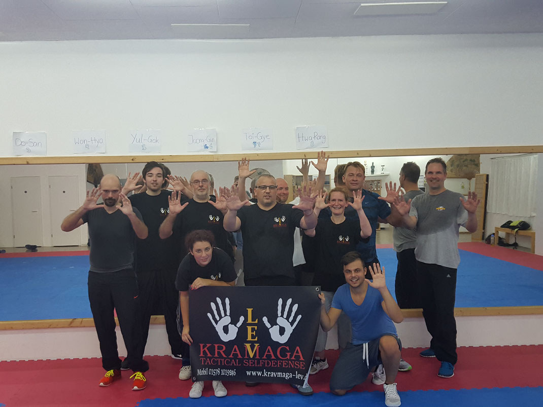 Kickboxen Boxen Selbstverteidigung Kickboxen Kampfsportclub KSC Bürrig Leverkusen Fitnessboxen Betriebssport 