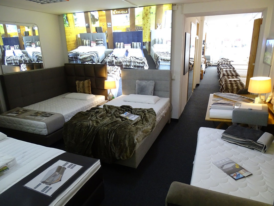 Ein weiteres Bild aus dem Verkaufsbereich Boxspringbetten der Schlafalm Bonn, Ihr Fachgeschäft für Boxspringbetten.
